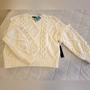 Chunky winter white sweater with fringe